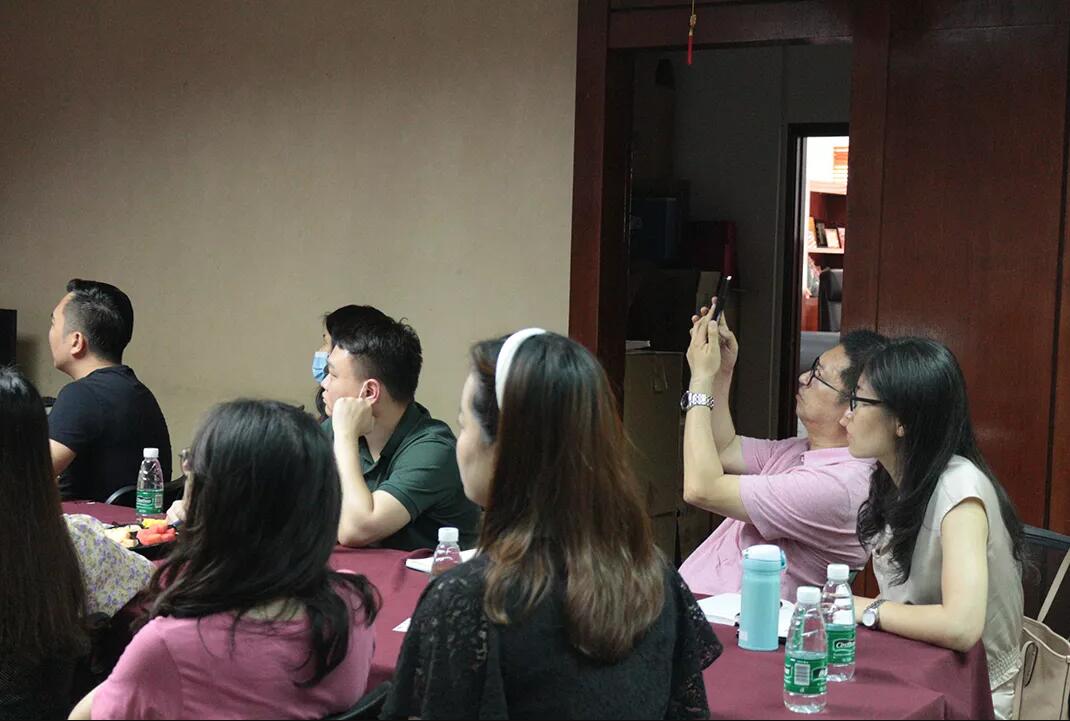 “兩會(huì)政策對(duì)企業(yè)利弊的分析”沙龍圓滿結(jié)束