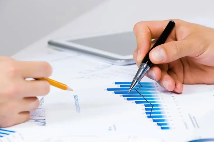 香港公司未按時(shí)年審，超期產(chǎn)生罰款了怎么辦