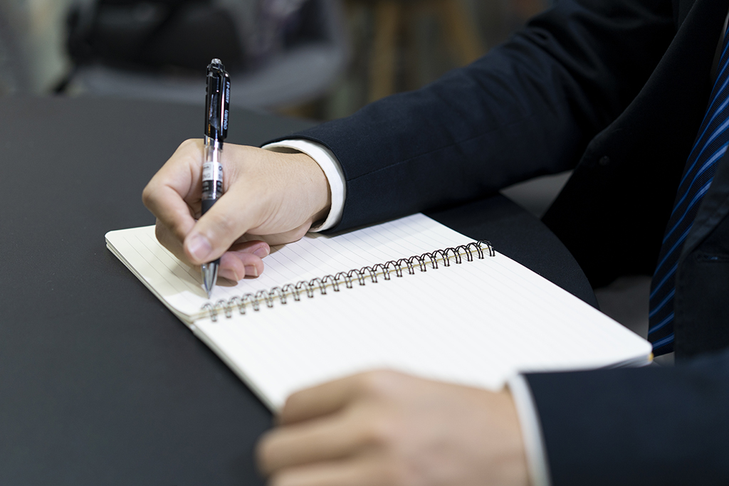 香港公司做賬審計(jì)含義，根據(jù)報(bào)告發(fā)布意見(jiàn)