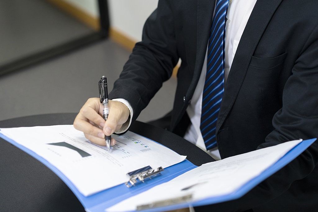 從內(nèi)賬到外賬：深圳企業(yè)如何選擇專業(yè)代理記賬公司？（2025實(shí)用版）