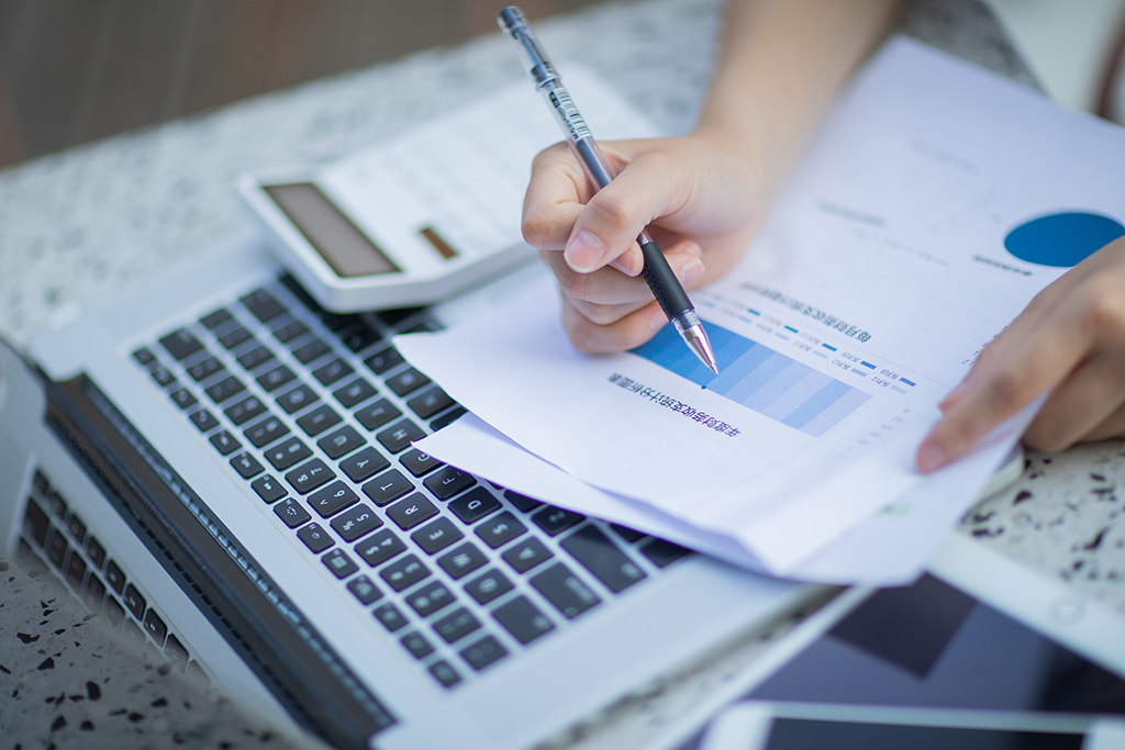 大陸公司在香港開(kāi)戶的條件，香港開(kāi)戶風(fēng)險(xiǎn)：